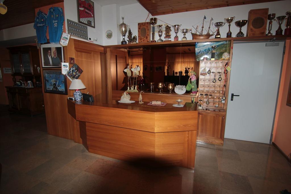 Albergo Trieste Tambre dʼAlpago Eksteriør billede