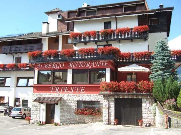 Albergo Trieste Tambre dʼAlpago Eksteriør billede