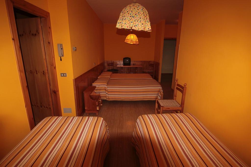 Albergo Trieste Tambre dʼAlpago Værelse billede