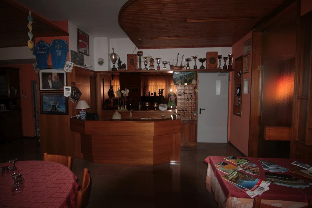 Albergo Trieste Tambre dʼAlpago Eksteriør billede