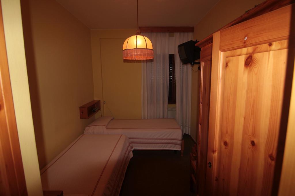 Albergo Trieste Tambre dʼAlpago Værelse billede