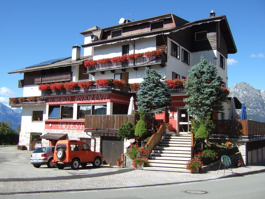 Albergo Trieste Tambre dʼAlpago Eksteriør billede